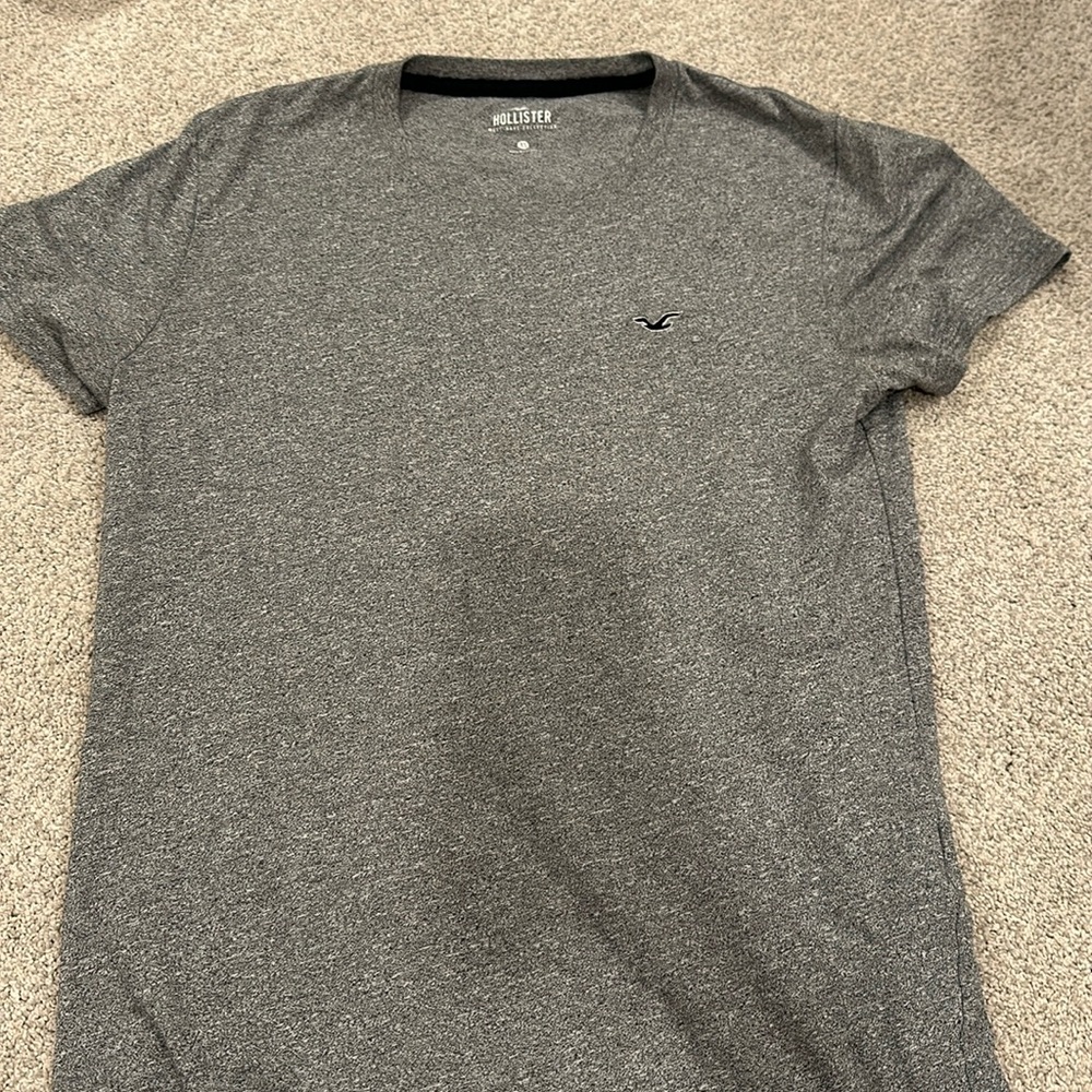 Hollister Grey T-shirt, Size XS Perfect Condition